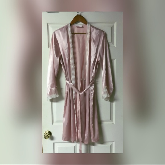 desirée Other - Pink robe with matching chemise size 6